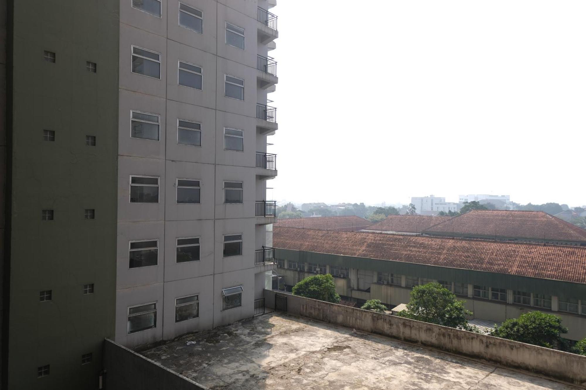 Spacious With Extra At Grand Afrika By Travelio Apartemen